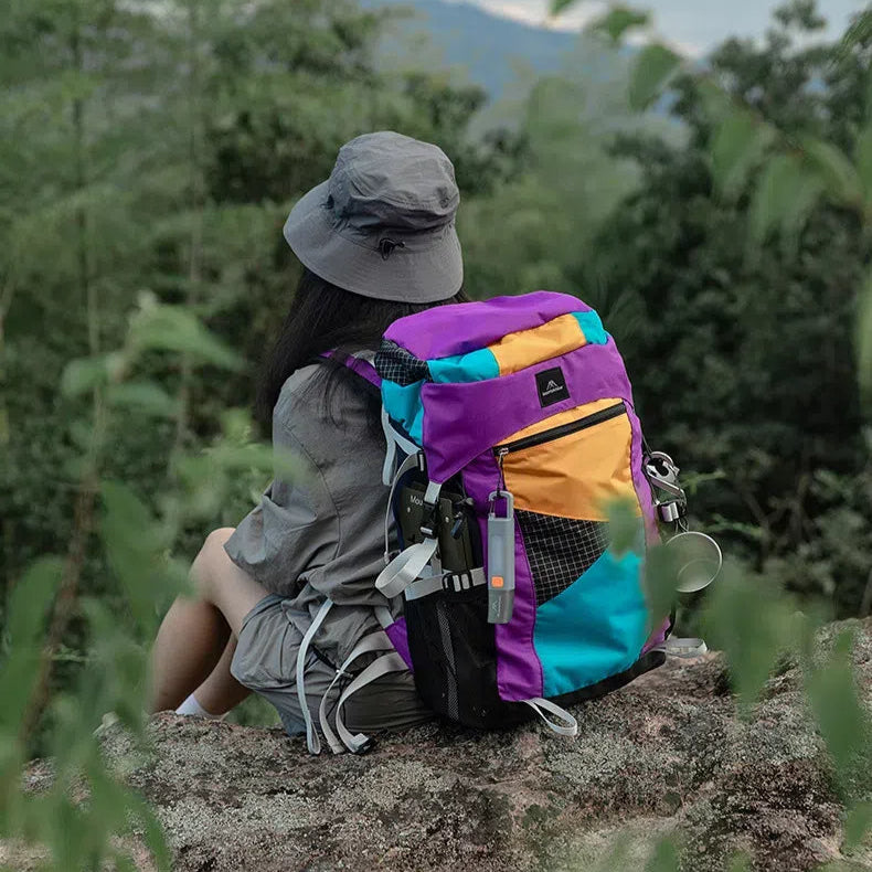 Outdoor lightweight mountaineering backpack
